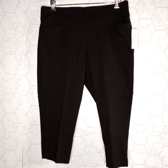 Christopher & Banks Signature Slimming Luxe crops - Picture 2 of 15